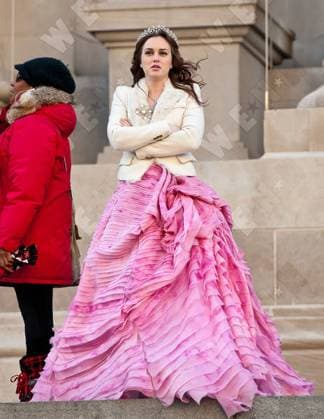 Leighton Meester on the set of Gossip Girl filming on location in Manhattan., New York City, United States WENN 3715475.jpg