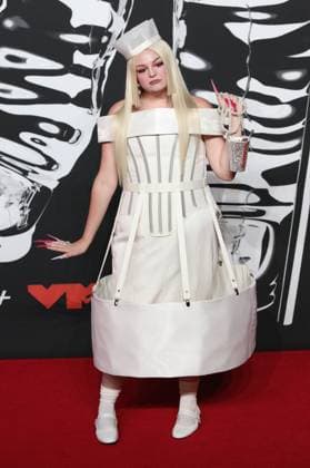 September 7, 2025, Elmont, New York, USA: Megan Stalter attends the 2025 MTV Video Music Awards, VMAs, at UBS Arena in Elmont, New York, USA, on 07 September 2025. Photo: Elmont USA - ZUMAm179 20250907_zep_m179_111 Copyright: xAlecxMichaelx