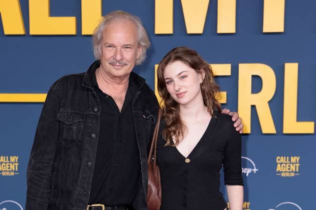 Leander Haussmann und seine Tochter Kunigunde Haussmann bei der Call my Agent Berlin Serien Premiere (Disney+) am 8.09.2025 in Berlin Call My Agent Berlin Serienpremiere in Berlin