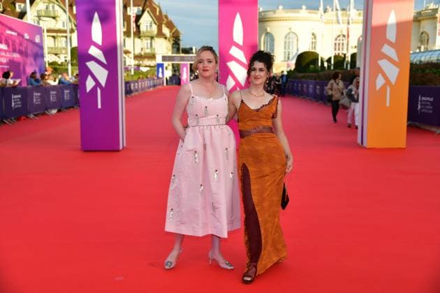 51st Deauville American film festival, jour 3 Jaclyn Bethany (C) poses with US actress Alex Sarrigeorgiou (R) as they arrive for the movie In Transit during the 51st edition of the Deauville American film festival, in Deauville, northwestern France, on September 8, 2025.  Copyright: xJeanxCharlesx
