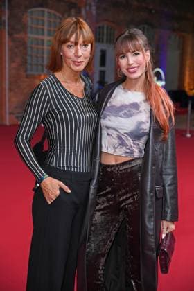 Lulu Gömann mit Mutter Katrin Gömann bei der Deutschlandpremiere der Disney+ Original-Serie CALL MY AGENT BERLIN im Colosseum Kino in Berlin am 08.09.2025