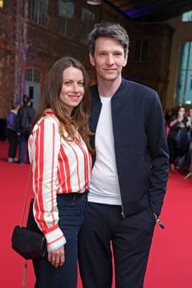 Alice Dwyer mit Ehemann Sabin Tambrea bei der Deutschlandpremiere der Disney+ Original-Serie CALL MY AGENT BERLIN im Colosseum Kino in Berlin am 08.09.2025