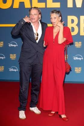 Stefan Jürgens mit Partnerin Boriana Rosenmüller bei der Premiere der Disney+ Serie Call My Agent Berlin im Colosseum Kino. Berlin, 08.09.2025