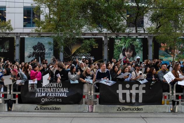 September 8, 2025, Toronto, On, Canada: Fans wait to see Guillermo Del Toro arrives at the premiere of Frankenstein at the Toronto International Film Festival in Toronto, Monday, Sept. 8, 2025. Toronto Canada  - ZUMAc35_ 20250908_zaf_c35_140 Copyright: xLauraxProctorx