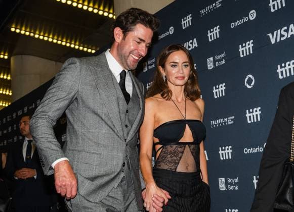 September 8, 2025, Toronto, On, Canada: John Krasinski, left, and Emily Blunt arrive on the red carpet for öÄuThe Smashing MachineöÄÃ¹ at the Toronto International Film Festival in Toronto, Monday, Sept. 8, 2025. Toronto Canada  - ZUMAc35_ 20250908_zaf_c35_182 Copyright: xLauraxProctorx