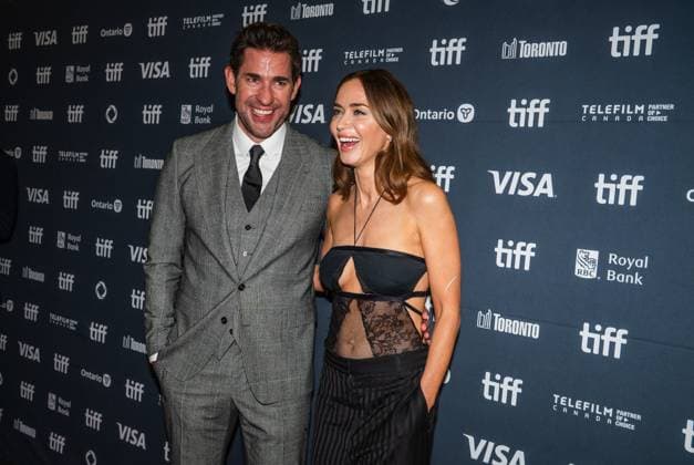 September 8, 2025, Toronto, On, Canada: John Krasinski, left, and Emily Blunt arrive on the red carpet for öÄuThe Smashing MachineöÄÃ¹ at the Toronto International Film Festival in Toronto, Monday, Sept. 8, 2025. Toronto Canada  - ZUMAc35_ 20250908_zaf_c35_183 Copyright: xLauraxProctorx