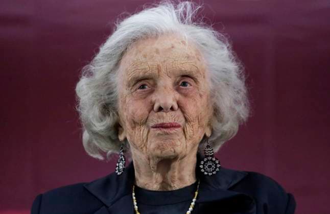 Iztapalapa Mayor s Office Pays Tribute To Mexican Writer Elena Poniatowska Elena Poniatowska, a Mexican writer, receives a tribute led by Aleida Alavez, Mayor of Iztapalapa, in Mexico City, Mexico, on September 8, 2025, at the Civic Plaza of the Plaza Gavilan Housing Unit, which bears her name in recognition of her contribution to Mexican literature, culture, and history. Mexico City Mexico City Mexico Copyright: xGerardoxVieyrax originalFilename: vieyra-notitle250908_npdht.jpg