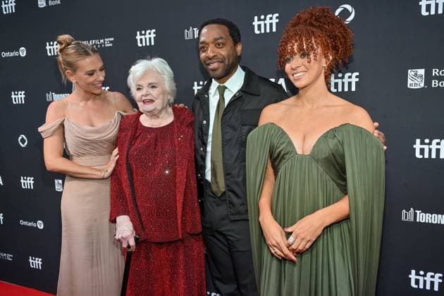 Toronto Eleanor the Great Screening Scarlett Johansson, June Squibb, Chiwetel Ejiofor, Erin Kellyman attending the screening of the movie Eleanor the Great ahead of Toronto International Film Festival (TIFF) in Toronto, Canada on September 8, 2025. Photo by Julien Reynaud APS-Medias ABACAPRESS.COM Toronto Canada  Copyright: xReynaudxJulien APS-Medias ABACAx