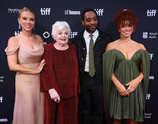 50th Toronto International Film Festival Red carpet of the film Eleanor the great Scarlett Johansson, June Squibb, Chiwetel Ejiofor and Erin Kellyman 448466 2025 09 08 Toronto Canada  Copyright: xIsabellexVautierx xStarfacex STAR_448466_037