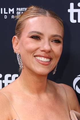 50th Toronto International Film Festival Red carpet of the film Eleanor the great Scarlett Johansson 448466 2025 09 08 Toronto Canada  Copyright: xIsabellexVautierx xStarfacex STAR_448466_039