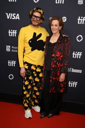 50th Toronto International Film Festival Red carpet of the film Dust bunny Bryan Fuller and Sigourney Weaver 448466 2025 09 08 Toronto Canada  Copyright: xIsabellexVautierx xStarfacex STAR_448466_057
