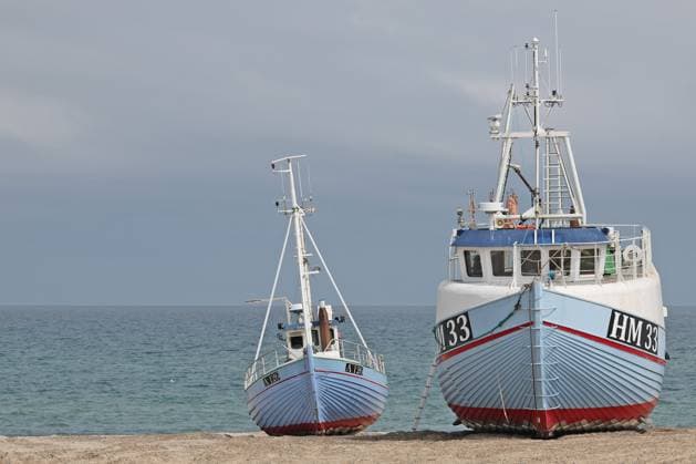 Fischerboote liegt auf dem Strand von Thorup Strand, Kutter am Strand, Nordjütland, Dänemark, 26.07.2025, Thorup Strand Thorup Strand Nordjütland Dänemark *** Fishing boats lying on the beach of Thorup Strand, Cutter on the beach, North Jutland, Denmark, 26 07 2025, Thorup Strand Thorup Strand North Jutland Denmark