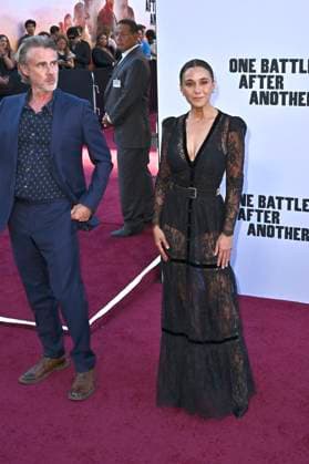 Sam Trammell und Emmanuelle Chriqui bei der Weltpremiere des Kinofilms One Battle After Another im TCL Chinese Theater. Los Angeles, 08.09.2025