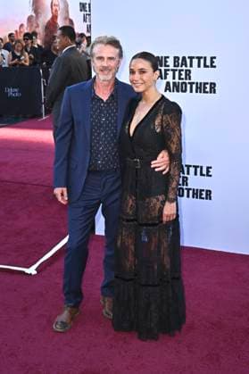 Sam Trammell und Emmanuelle Chriqui bei der Weltpremiere des Kinofilms One Battle After Another im TCL Chinese Theater. Los Angeles, 08.09.2025