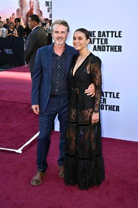 Sam Trammell und Emmanuelle Chriqui bei der Weltpremiere des Kinofilms One Battle After Another im TCL Chinese Theater. Los Angeles, 08.09.2025
