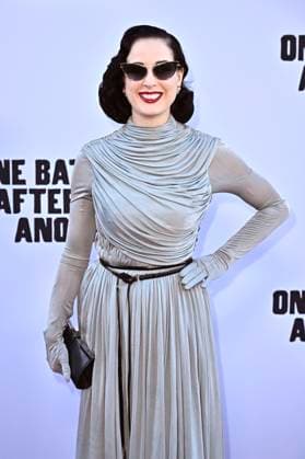 Dita Von Teese bei der Weltpremiere des Kinofilms One Battle After Another im TCL Chinese Theater. Los Angeles, 08.09.2025