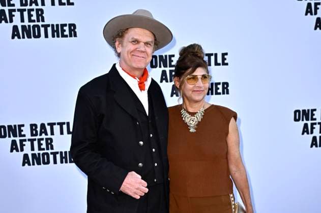 John C. Reilly mit Ehefrau Alison Dickey bei der Weltpremiere des Kinofilms One Battle After Another im TCL Chinese Theater. Los Angeles, 08.09.2025