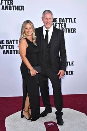 James Raterman mit Begleitung bei der Weltpremiere des Kinofilms One Battle After Another im TCL Chinese Theater. Los Angeles, 08.09.2025