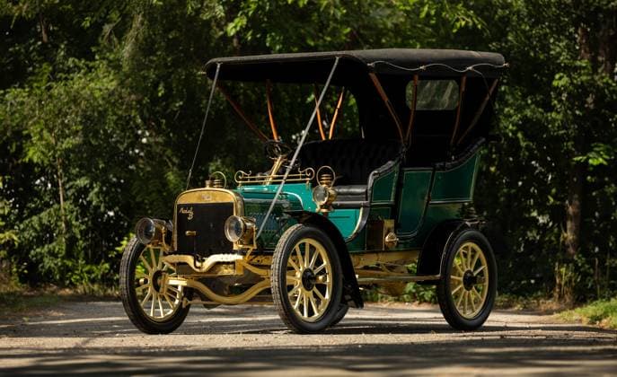 Historic 120-year-old Ford which was first to have engine in front on sale for £200,000 Story from Jam Press (Historic Ford Sale) Pictured: The 1905 Ford Model B Side Entrance Tonneau. Historic 120-year-old Ford which was first to have engine in front on sale for £200,000 An historic 120-year-old Ford car which was the first to have an engine in the front is on sale for £200,000. The 1905 green Model B is one of just seven left in the world. It was also the first to have a four-cylinder engine and is described as historically significant. The vintage car has a top speed of 40mph - which outpaced competitors when it was made. It has been in the same family for at least 60 years. The vehicle is being sold on 9 October by RM Sotheby s  Copyright: xJamxPress DavidxBush CourtesyxofxRMxSotheby s