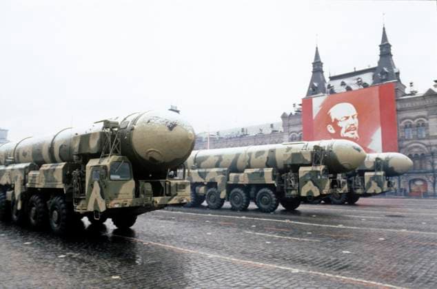 Parade on Red Square 3184534 07.11.1990 Celebration of the 73rd anniversary of the Bolshevik October revolution. Military parade on Red Square on November 1990. SS-25 intercontinental ballistic missiles. Alexandr Graschenkov Sputnik Moscow Russia  Copyright: xAlexandrxGraschenkovx