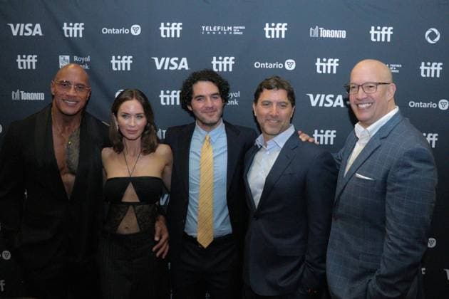 The Smashing Machine Premiere At Toronto International Film Festival Dwayne Johnson, Emily Blunt, and Benny Safdie attend the Toronto International Film Festival premiere of The Smashing Machine at Princess of Wales Theatre in Toronto, Ontario, on September 8, 2025. Toronto Canada  Copyright: xArrushxChoprax originalFilename: chopra-notitle250908_np4tE.jpg