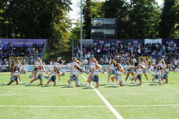 Cheerleader. Benefiz-Fußballspiel KICKEN MIT HERZ, das Duell Promis gegen Ärzte für den guten Zweck im Stadion Hoheluft (SC Victoria Hamburg). Hamburg, 07.09.2025 Bitte Bildunterschrift : IMAGO Michael Wigglesworth