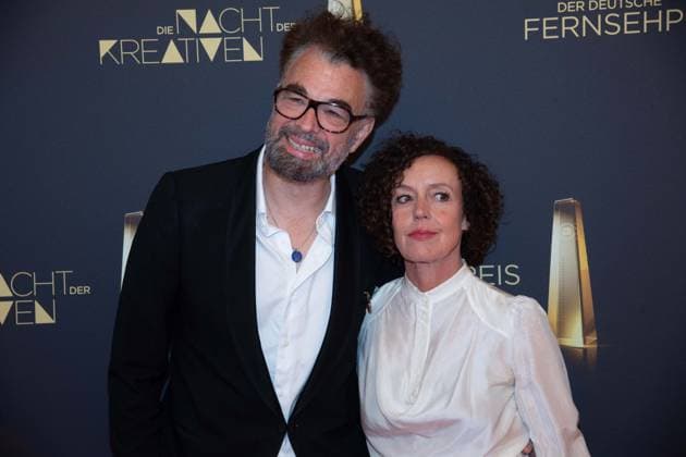 Maria SCHRADER, Schauspielerin, Jan SCHOMBURG, Regisseur, Roter Teppich, Red Carpet Show, Ankunft, arrival, Verleihung des Deutschen Fernsehpreises, Die Nacht der Kreativen - Der Deutsche Fernsehpreis 2025, Deutscher Fernsehpreis 2025 in der Flora Koeln, am 09.09.2025.