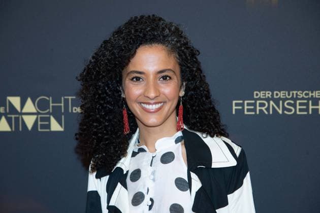 Siham EL-MAIMOUNI, Journalistin, Roter Teppich, Red Carpet Show, Ankunft, arrival, Verleihung des Deutschen Fernsehpreises, Die Nacht der Kreativen - Der Deutsche Fernsehpreis 2025, Deutscher Fernsehpreis 2025 in der Flora Koeln, am 09.09.2025.