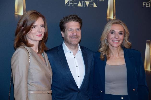 v.l. Kathrin VERNAU, WDR-Intendantin, Arnim BUTZEN, SVP TV und Entertainment, Telekom Deutschland, Inga LESCHEK, Chief Content Officer RTL Deutschland Roter Teppich, Red Carpet Show, Ankunft, arrival, Verleihung des Deutschen Fernsehpreises, Die Nacht der Kreativen - Der Deutsche Fernsehpreis 2025, Deutscher Fernsehpreis 2025 in der Flora Koeln, am 09.09.2025.