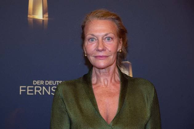 Karen BOEHNE, Böhne, Schauspielerin, Roter Teppich, Red Carpet Show, Ankunft, arrival, Verleihung des Deutschen Fernsehpreises, Die Nacht der Kreativen - Der Deutsche Fernsehpreis 2025, Deutscher Fernsehpreis 2025 in der Flora Koeln, am 09.09.2025.