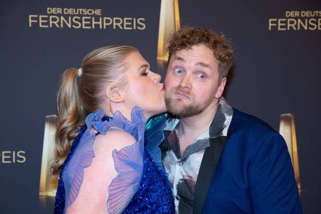 Gisa FLAKE, Schauspielerin, mit Ehemann Knud RIEPEN, Roter Teppich, Red Carpet Show, Ankunft, arrival, Verleihung des Deutschen Fernsehpreises, Die Nacht der Kreativen - Der Deutsche Fernsehpreis 2025, Deutscher Fernsehpreis 2025 in der Flora Koeln, am 09.09.2025. *** Gisa FLAKE, Actress, with husband Knud RIEPEN, Red Carpet, Red Carpet Show, Arrival, German Television Award Ceremony, The Night of the Creatives The German Television Award 2025, German Television Award 2025 at the Flora Cologne, on 09 09 2025