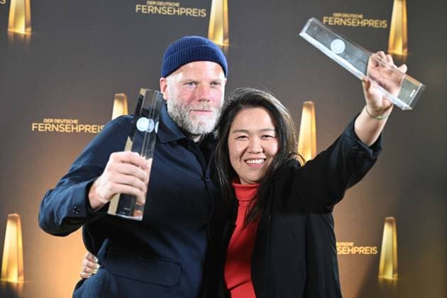 Tim Kuhn, Jieun Yi für KRANK Berlin fuer Die Anstalt Freunde des Patriarchats Preistraeger Beste Kamera Fiktion Verleihung des Deutschen Fernsehpreises, Die Nacht der Kreativen - Der Deutsche Fernsehpreis 2025, Deutscher Fernsehpreis 2025 in der Flora Koeln, am 09.09.2025.