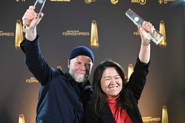 Tim Kuhn, Jieun Yi für KRANK Berlin fuer Die Anstalt Freunde des Patriarchats Preistraeger Beste Kamera Fiktion Verleihung des Deutschen Fernsehpreises, Die Nacht der Kreativen - Der Deutsche Fernsehpreis 2025, Deutscher Fernsehpreis 2025 in der Flora Koeln, am 09.09.2025.