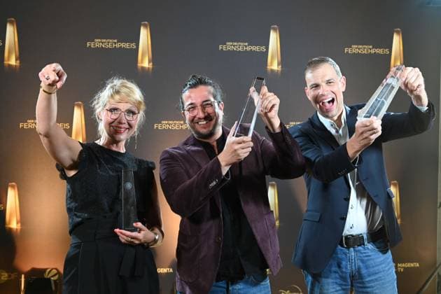 Katrin Hampus (Set-Design), Arkin Atacan (Licht), Mathias Blank (Requisite) für Germany™s Next Topmodel Preistraeger Beste Ausstattung Unterhaltung Verleihung des Deutschen Fernsehpreises, Die Nacht der Kreativen - Der Deutsche Fernsehpreis 2025, Deutscher Fernsehpreis 2025 in der Flora Koeln, am 09.09.2025.