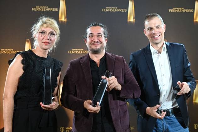 Katrin Hampus (Set-Design), Arkin Atacan (Licht), Mathias Blank (Requisite) für Germany™s Next Topmodel Preistraeger Beste Ausstattung Unterhaltung Verleihung des Deutschen Fernsehpreises, Die Nacht der Kreativen - Der Deutsche Fernsehpreis 2025, Deutscher Fernsehpreis 2025 in der Flora Koeln, am 09.09.2025.