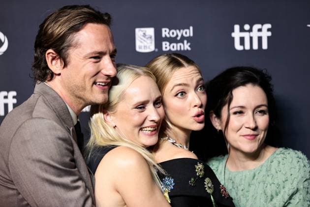 2025 Toronto International Film Festival - The Testament of Ann Lee TORONTO, CANADA - SEPTEMBER 9 : (L-R) Lewis Pullman, Mona Fastvold, Amanda Seyfried and Shannon Woodward attend the premiere of ‘The Testament of Ann Lee’ during the 2025 Toronto International Film Festival at TIFF Lightbox in Toronto, Ontario, Canada on September 9, 2025. Mert Alper Dervis Anadolu Ontario Canada. Editorial use only. Please get in touch for any other usage.  Copyright: x2025xAnadoluxMertxAlperxDervisx