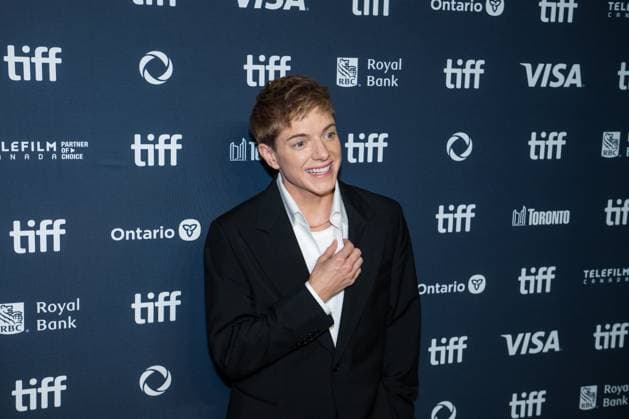 September 9, 2025, Toronto, On, Canada: Mae Martin arrives on the red carpet for Wayward at the Toronto International Film Festival in Toronto on Tuesday, September 9, 2025. Toronto Canada  - ZUMAc35_ 20250909_zaf_c35_114 Copyright: xLauraxProctorx
