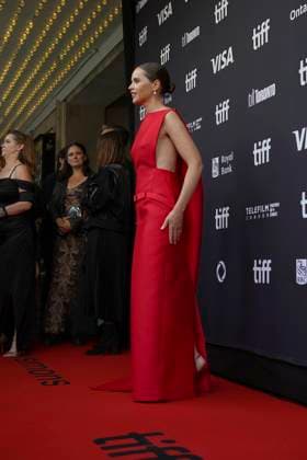 September 9, 2025, Toronto, Ontario, Canada: Felicity Jones attends the red carpet for the Ã¢â‚¬ËœTrain DreamsÃ¢â‚¬â ¢ premiere during the 2025 Toronto International Film Festival at Royal Alexandra Theatre. on September 9, 2025 in Toronto, Canada. Toronto Canada - ZUMAe321 20250909_zea_e321_205 Copyright: xLeonardoxRamirezx