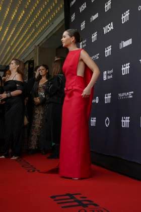 September 9, 2025, Toronto, Ontario, Canada: Felicity Jones attends the red carpet for the Ã¢â‚¬ËœTrain DreamsÃ¢â‚¬â ¢ premiere during the 2025 Toronto International Film Festival at Royal Alexandra Theatre. on September 9, 2025 in Toronto, Canada. Toronto Canada - ZUMAe321 20250909_zea_e321_311 Copyright: xLeonardoxRamirezx