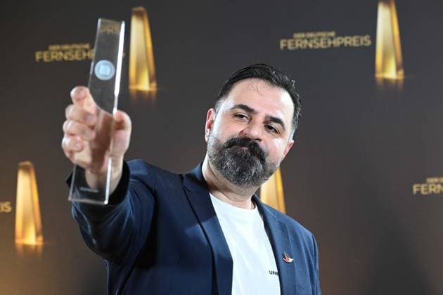 Bilal BahadÄ±r fuer Uncivilized Preistraeger Bestes Buch Fiktion, Verleihung des Deutschen Fernsehpreises, Die Nacht der Kreativen - Der Deutsche Fernsehpreis 2025, Deutscher Fernsehpreis 2025 in der Flora Koeln, am 09.09.2025.
