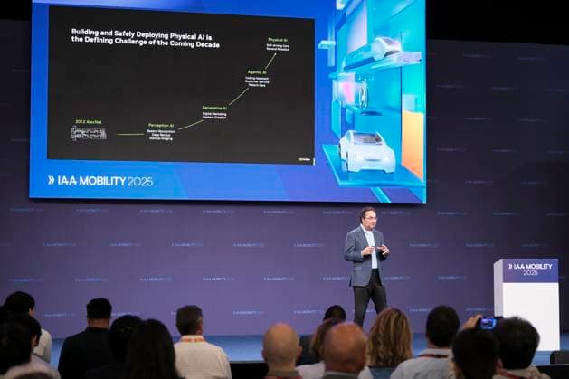 Ali Kani von NVIDIA hält Vortrag auf IAA Mobility Summit Stage Ali Kani von NVIDIA hält Vortrag auf IAA Mobility Summit Stage zum Thema From cloud to car