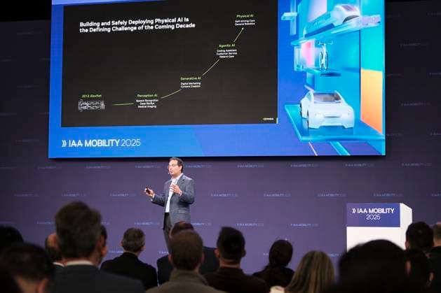 Ali Kani von NVIDIA hält Vortrag auf IAA Mobility Summit Stage Ali Kani von NVIDIA hält Vortrag auf IAA Mobility Summit Stage zum Thema From cloud to car