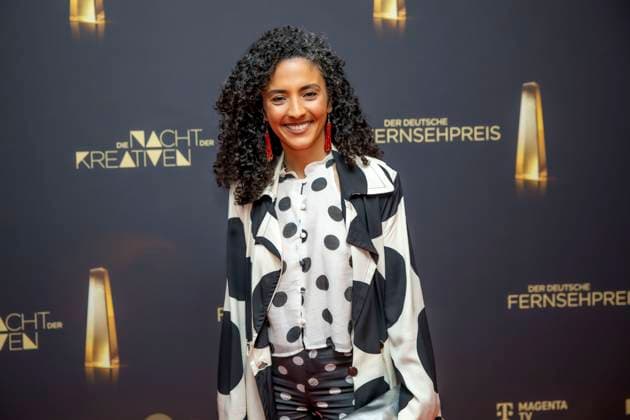abb Siham El-Maimouni - Journalistin (Jurymitglied) zu Gast auf dem roten Teppich bei der Nacht der Kreativen - Der Deutschen Fernsehpreis 2025 in der Flora am 09.09.2025 in Koeln NRW Deutschland