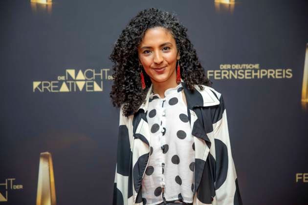 abb Siham El-Maimouni - Journalistin (Jurymitglied) zu Gast auf dem roten Teppich bei der Nacht der Kreativen - Der Deutschen Fernsehpreis 2025 in der Flora am 09.09.2025 in Koeln NRW Deutschland