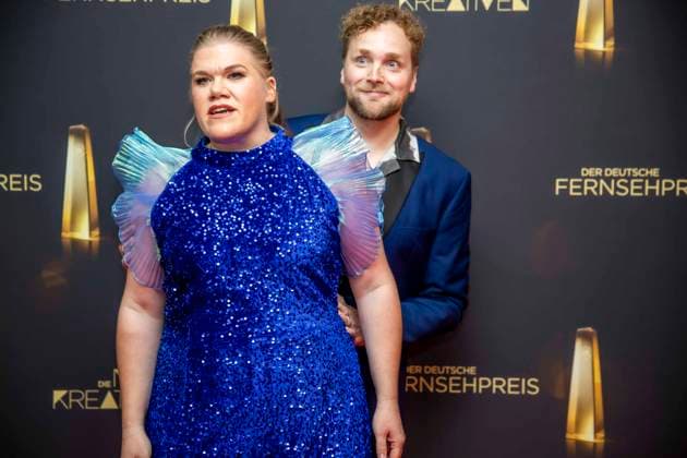 abb Gisa Flake die Schauspielerin mit ihrem Ehemann Knud Riepen zu Gast auf dem roten Teppich bei der Nacht der Kreativen - Der Deutsche Fernsehpreis 2025 in der Flora am 09.09.2025 in Koeln NRW Deutschland