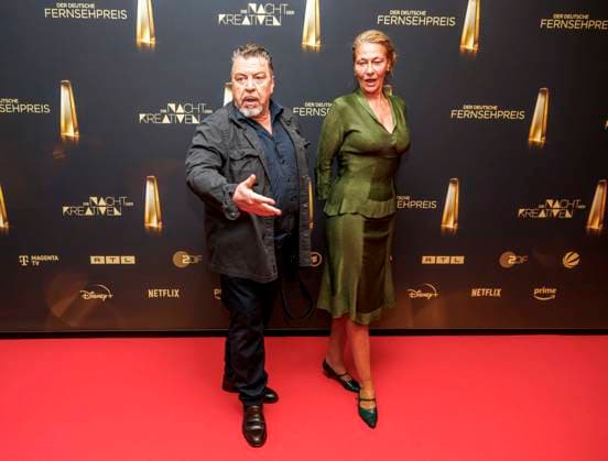 abb Armin Rohde Schauspieler mit Frau Karen Boehne zu Gast auf dem roten Teppich bei der Nacht der Kreativen - Der Deutsche Fernsehpreis 2025 in der Flora am 09.09.2025 in Koeln NRW Deutschland