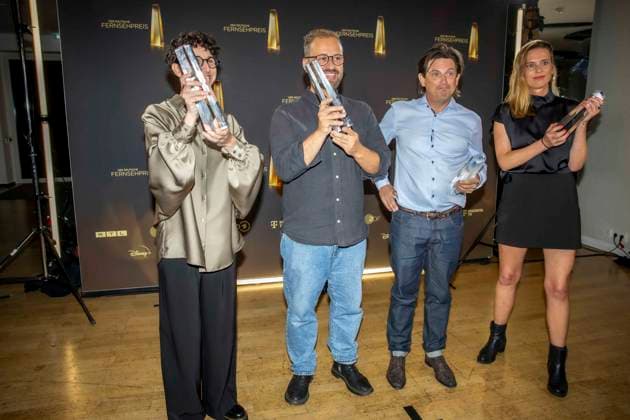 abb Gewinner Beste Montage Fiktion Andrea PEk, Christoph Otto, Andreas Menn, Friederike Hohmuth fuer Zeit Verbrechen zu Gast auf dem roten Teppich bei der Nacht der Kreativen - Der Deutsche Fernsehpreis 2025 in der Flora am 09.09.2025 in Koeln NRW Deutschland