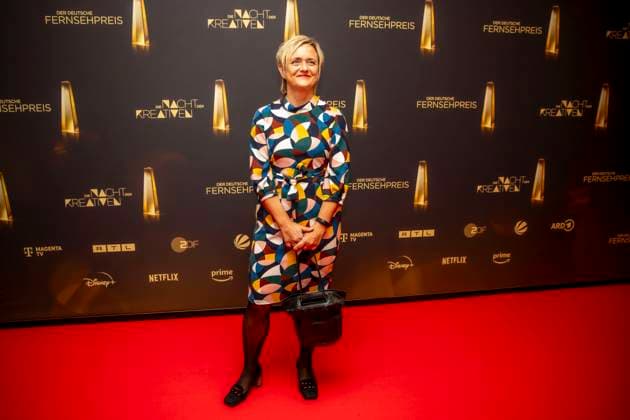 abb Ellen Ehni WDR Chefredakteurin Buntes Kleid zu Gast auf dem roten Teppich bei der Nacht der Kreativen - Der Deutsche Fernsehpreis 2025 in der Flora am 09.09.2025 in Koeln NRW Deutschland