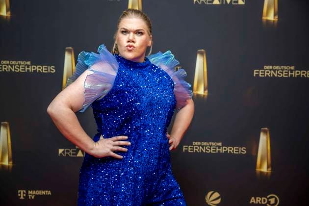 abb Gisa Flake Schauspielerin zu Gast auf dem roten Teppich bei der Nacht der Kreativen - Der Deutsche Fernsehpreis 2025 in der Flora am 09.09.2025 in Koeln NRW Deutschland