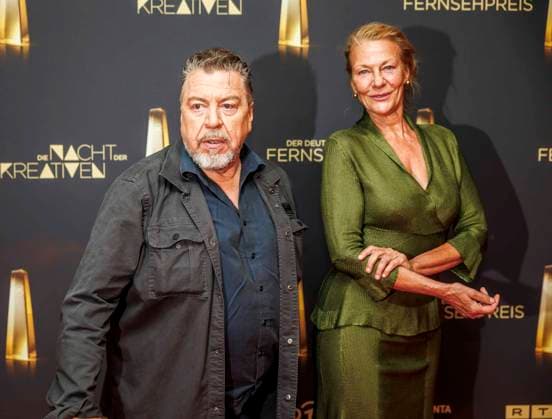 abb Armin Rohde Schauspieler mit Frau Karen Boehne zu Gast auf dem roten Teppich bei der Nacht der Kreativen - Der Deutsche Fernsehpreis 2025 in der Flora am 09.09.2025 in Koeln NRW Deutschland
